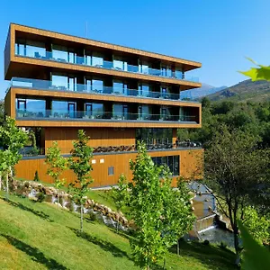 Uji Ftohte Hotel Tepelene